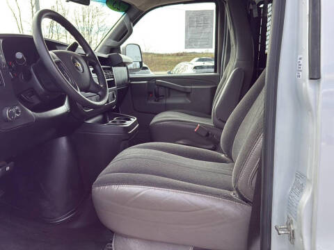 2023 Chevrolet Express 2500