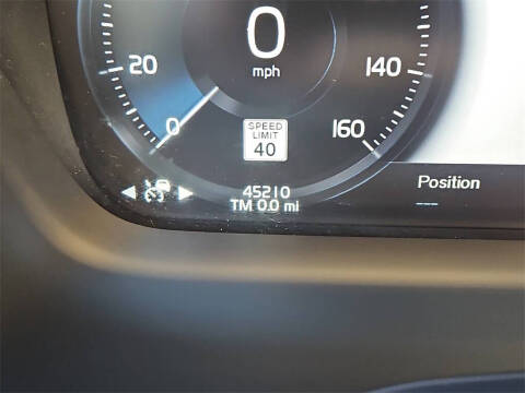 2022 Volvo S60 B5 Momentum