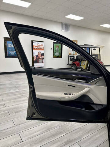 2017 BMW 5 Series 540i