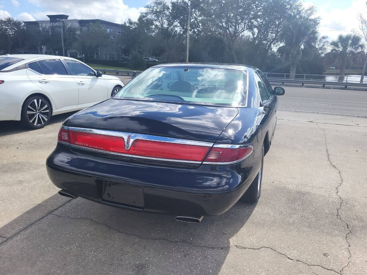 1997 Lincoln Mark VIII for sale at FAMILY AUTO BROKERS in Longwood, FL