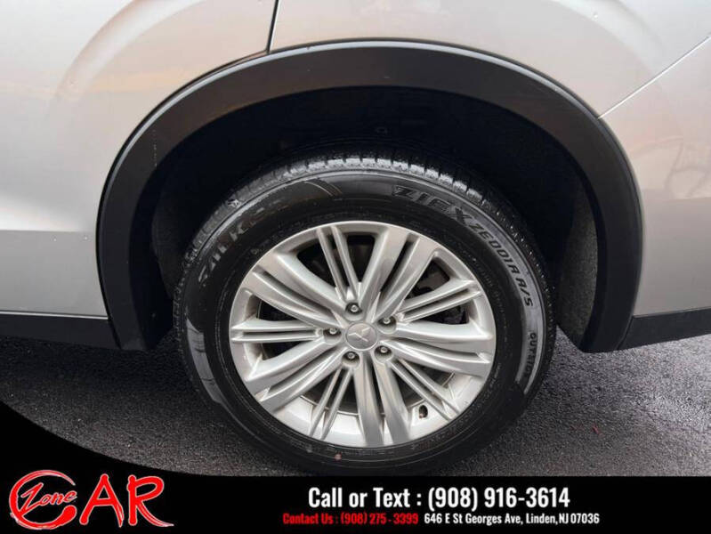 2024 Mitsubishi Outlander ES