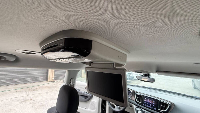 2017 Chrysler Pacifica Touring