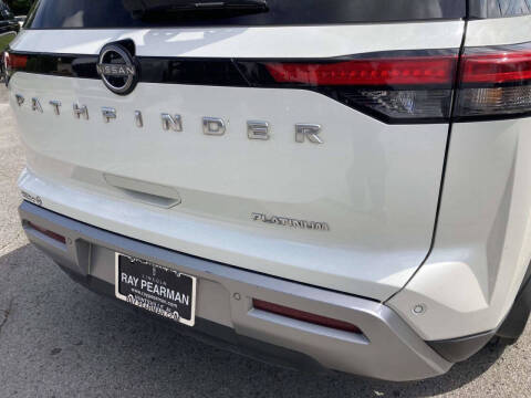 2022 Nissan Pathfinder Platinum
