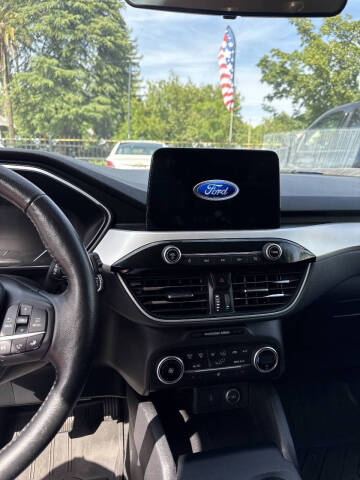 2020 Ford Escape SEL