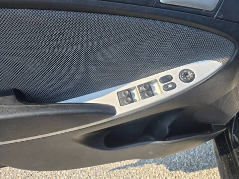 2012 Hyundai Accent GS