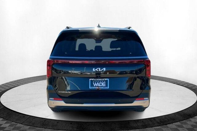 2025 Kia Carnival SX