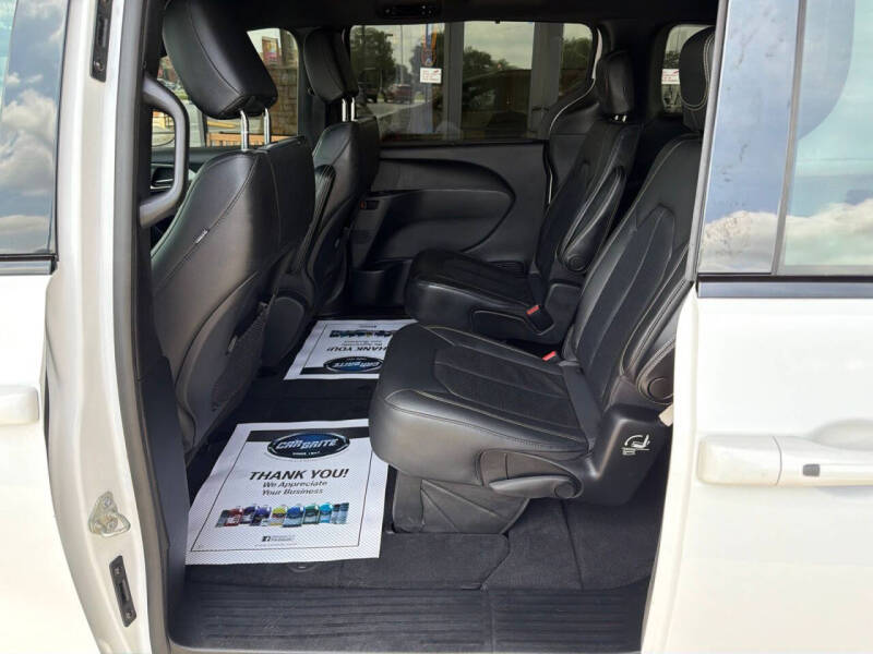 2020 Chrysler Pacifica Launch Edition