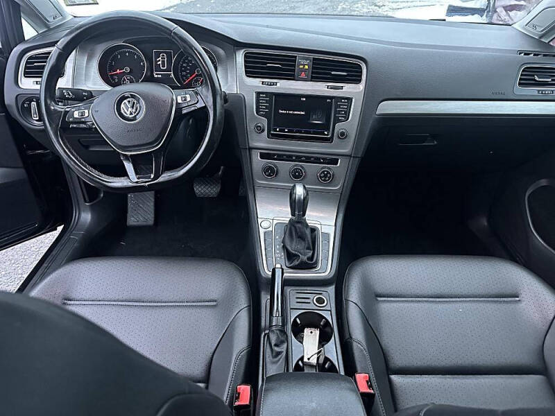 2017 Volkswagen Golf SportWagen