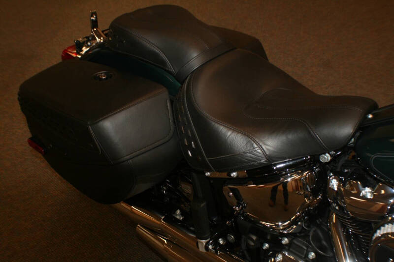 2024 Harley-Davidson FLHCS HERITAGE CLASSIC 114