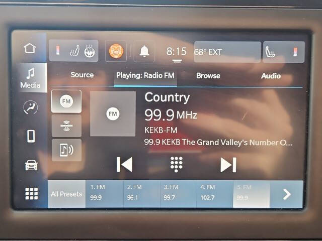 2023 Chrysler Voyager LX