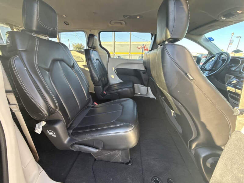 2020 Chrysler Voyager LXi