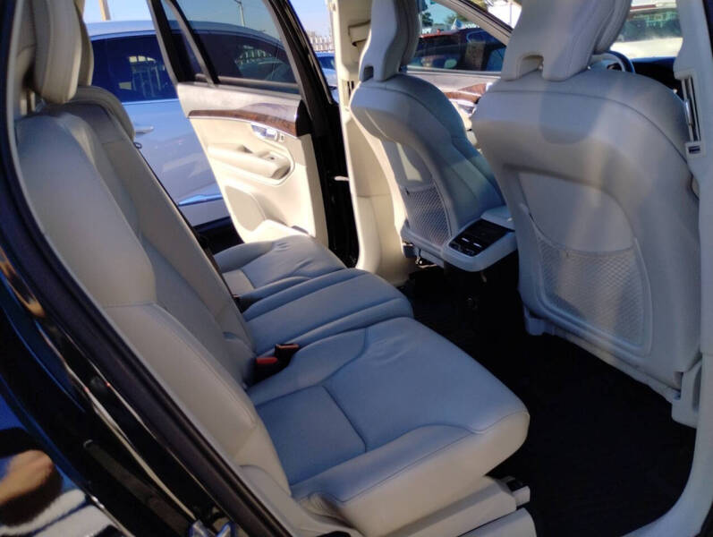 2019 Volvo XC90 T5 Momentum