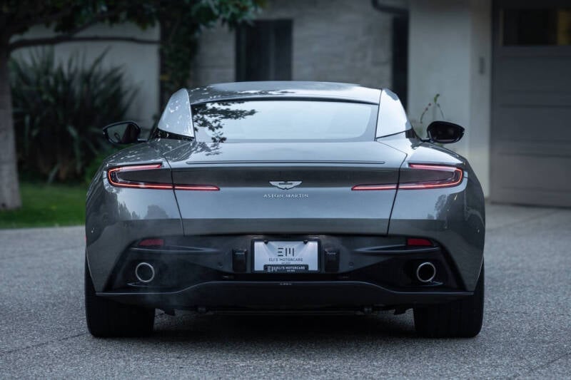 2018 Aston Martin DB11 Base photo 55