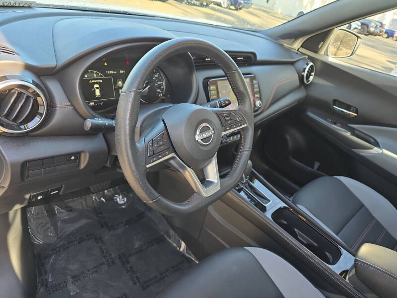 2023 Nissan Kicks SR