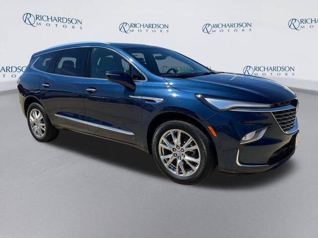 2023 Buick Enclave Premium