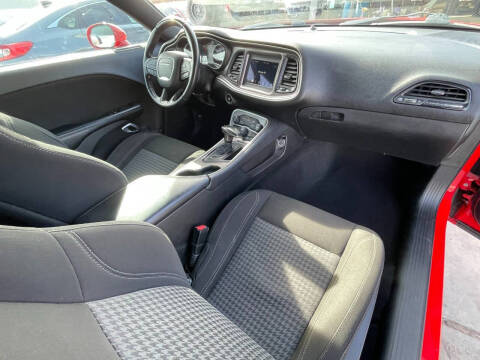 2021 Dodge Challenger SXT