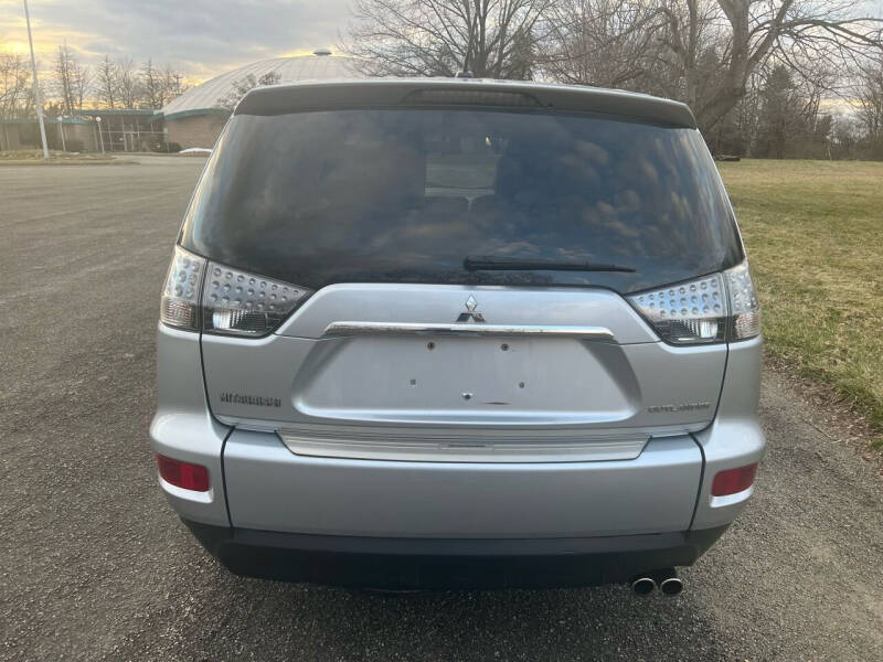 2011 Mitsubishi Outlander XLS
