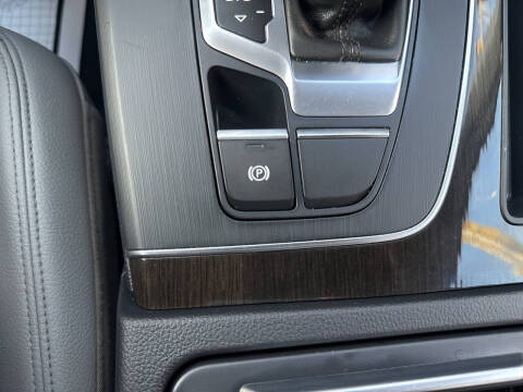 2018 Audi Q5 2.0T quattro Premium Plus