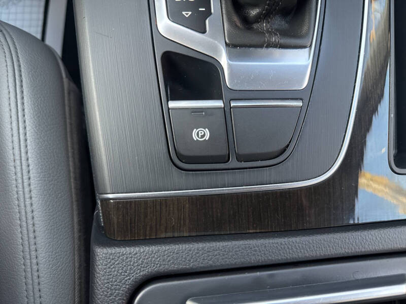 2018 Audi Q5 2.0T quattro Premium Plus