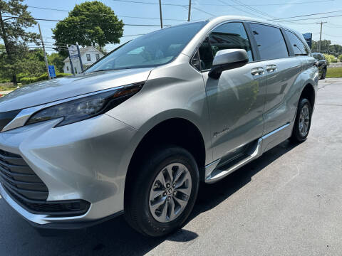 2024 Toyota Sienna LE 8-Passenger