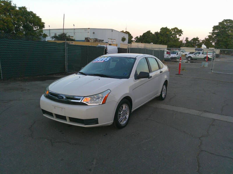 2010 Ford Focus SE photo 4