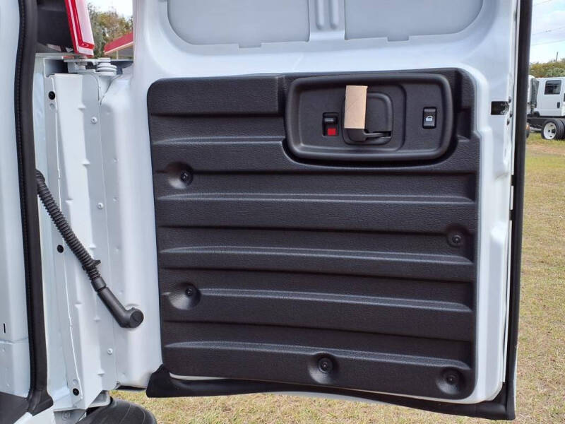 2024 Chevrolet Express 2500