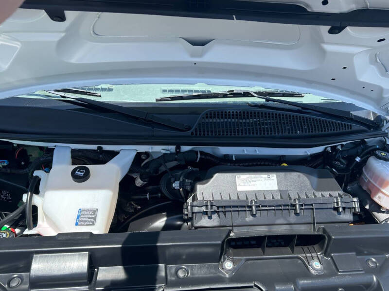 2023 GMC Savana 2500