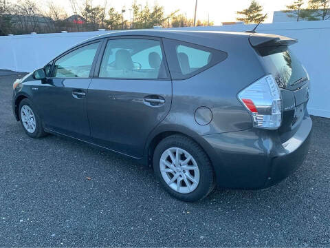 2013 Toyota Prius v Three