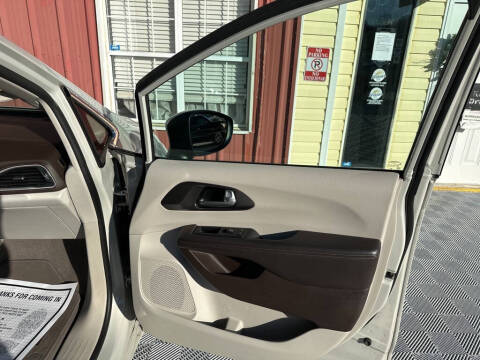 2017 Chrysler Pacifica Touring
