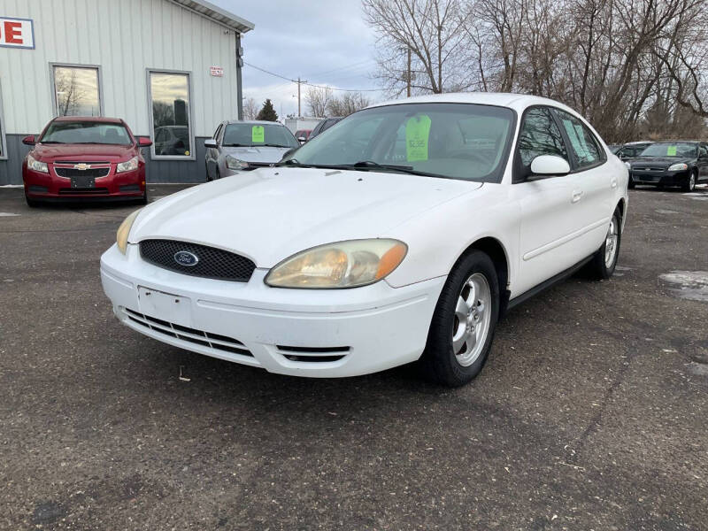 2005 Ford Taurus for sale at Steves Auto Sales in Cambridge MN