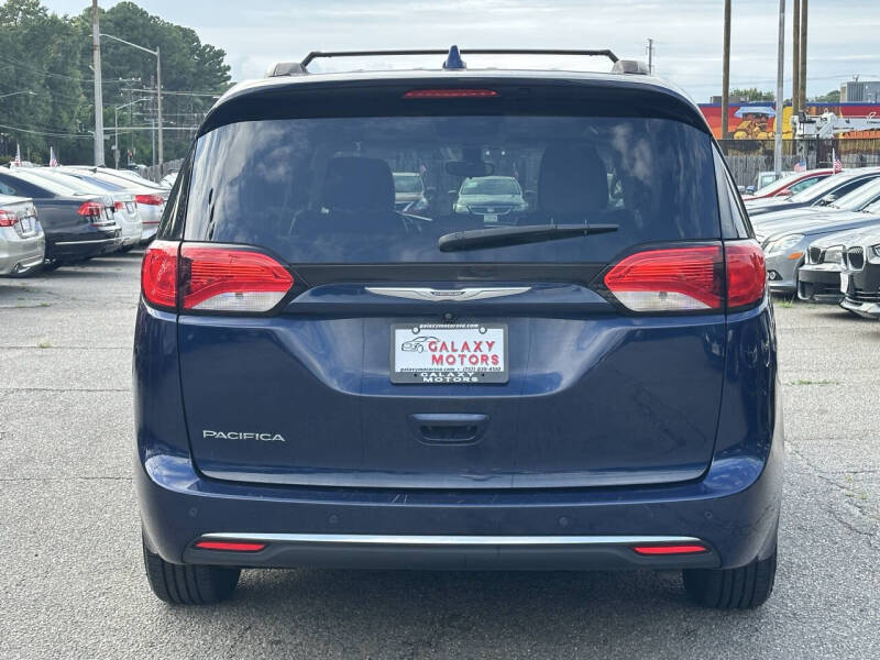 2017 Chrysler Pacifica Touring-L
