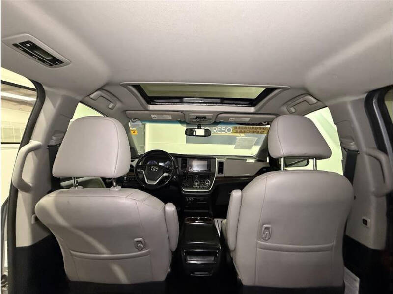 2017 Toyota Sienna