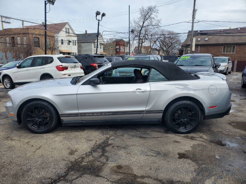 2012 Ford Mustang for sale at Apollo Motors INC in Chicago IL