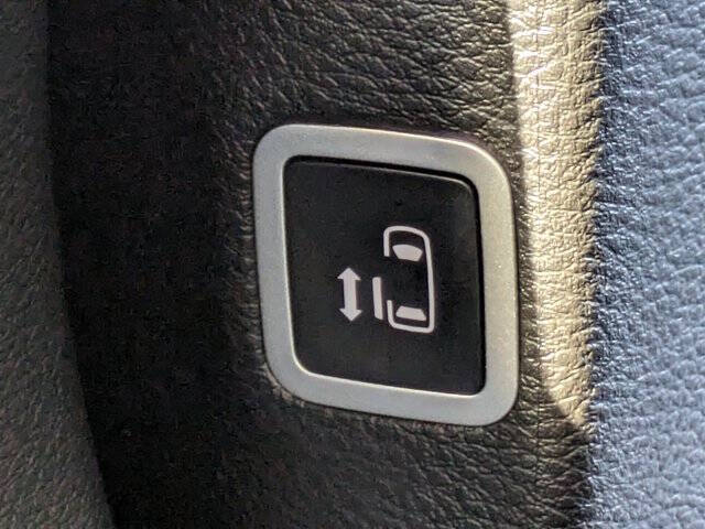 2025 Chrysler Voyager LX