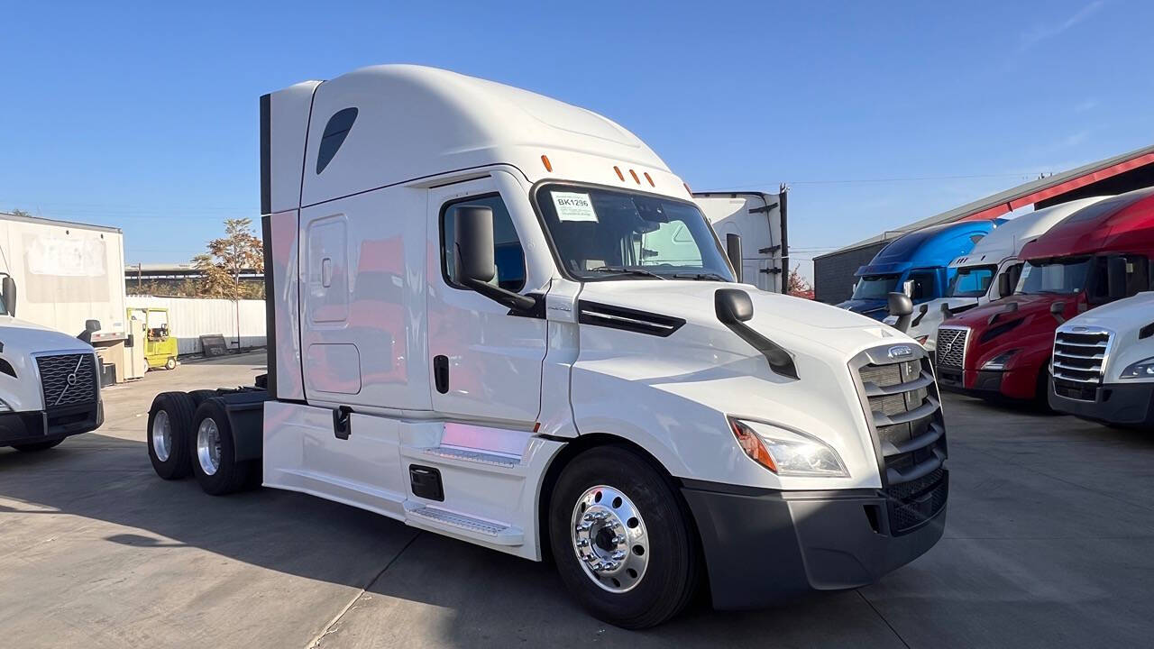 2022 Freightliner Cascadia for sale at KING TRUCK TRAILER SALES in Bakersfield, CA