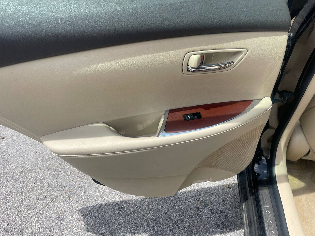 2012 LEXUS ES Sedan - $10,995