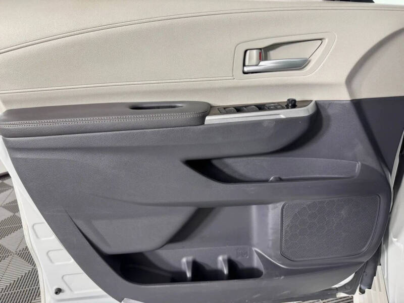 2021 Toyota Sienna XLE 7-Passenger