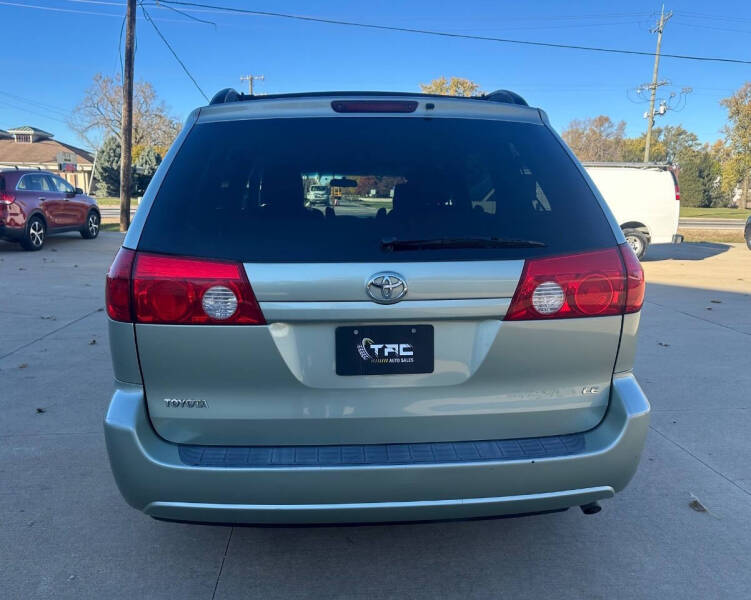 2006 Toyota Sienna LE 7 Passenger
