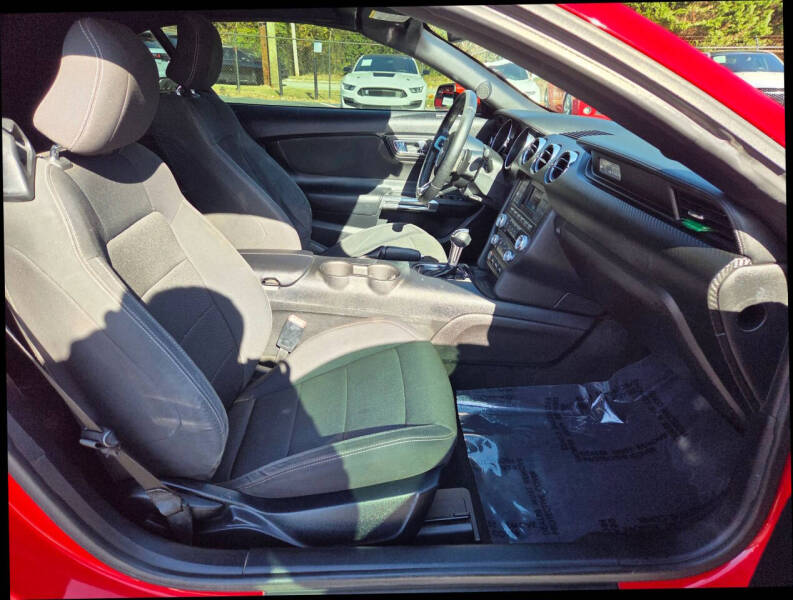 2016 Ford Mustang V6