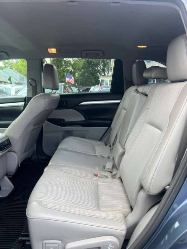 2017 Toyota Highlander LE Plus