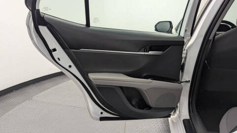 2024 Toyota Camry Hybrid LE