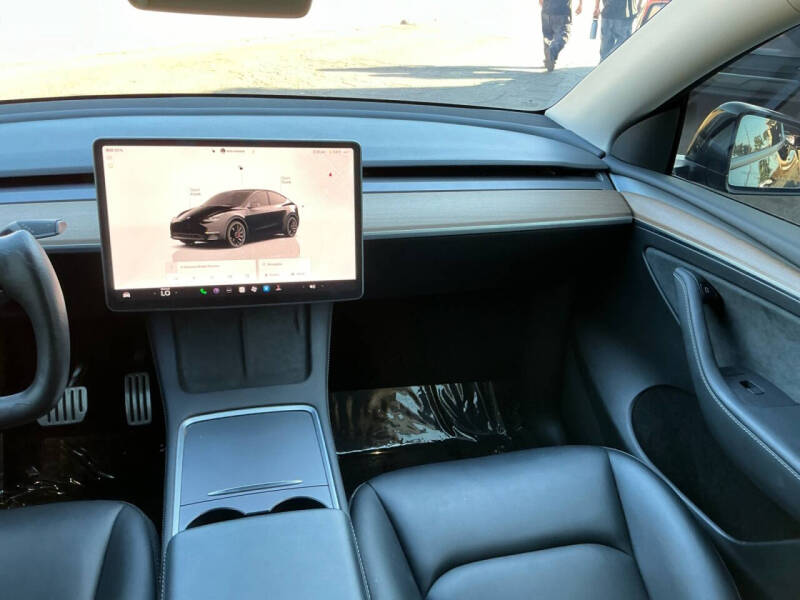 2023 Tesla Model Y Performance