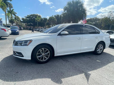 2018 Volkswagen Passat for sale at ROYALTON MOTORS in Plantation FL
