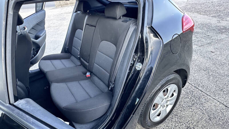 2017 Kia Forte5 LX