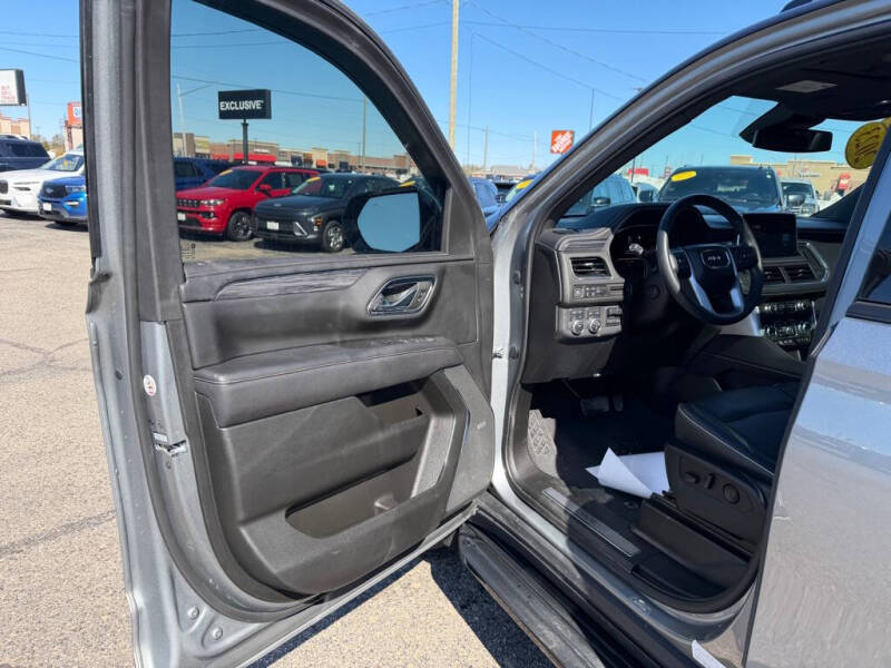 2023 GMC Yukon SLT