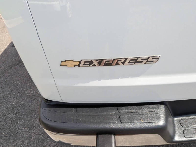 2025 Chevrolet Express 2500