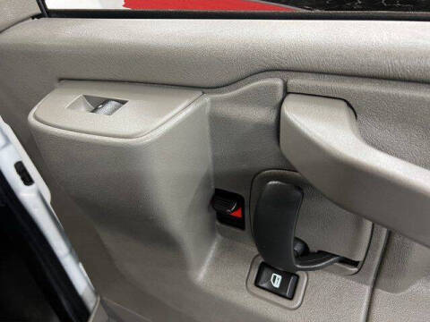 2023 GMC Savana 2500