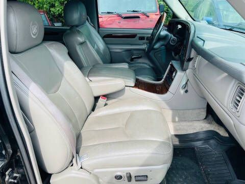 2003 Cadillac Escalade