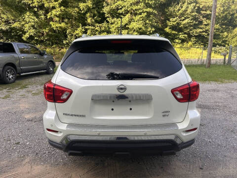 2017 Nissan Pathfinder SV