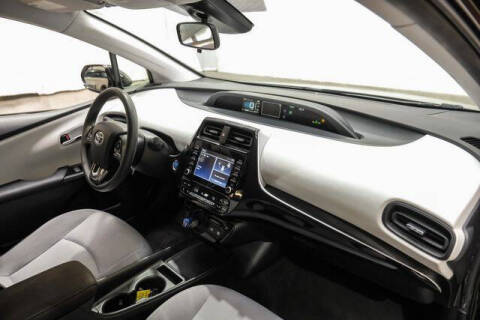 2020 Toyota Prius LE